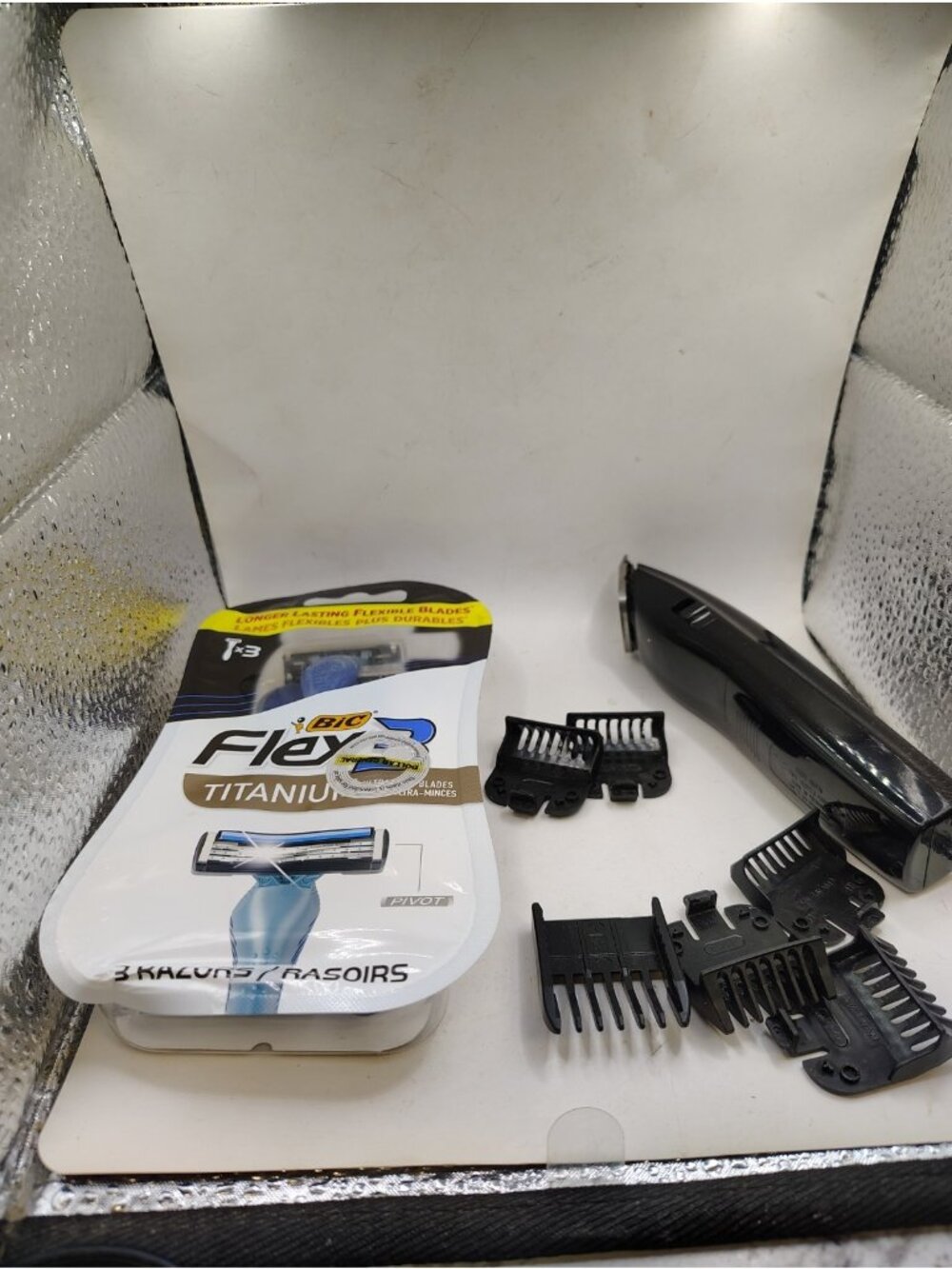 Lot Of 2 Bic Flex 3 Titanium Men's -Blade Disposable  Razors 3-Pack New/clippers